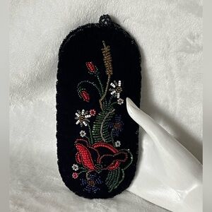 Vintage Hand beaded eyeglass sunglasses case holder wallet black velvet